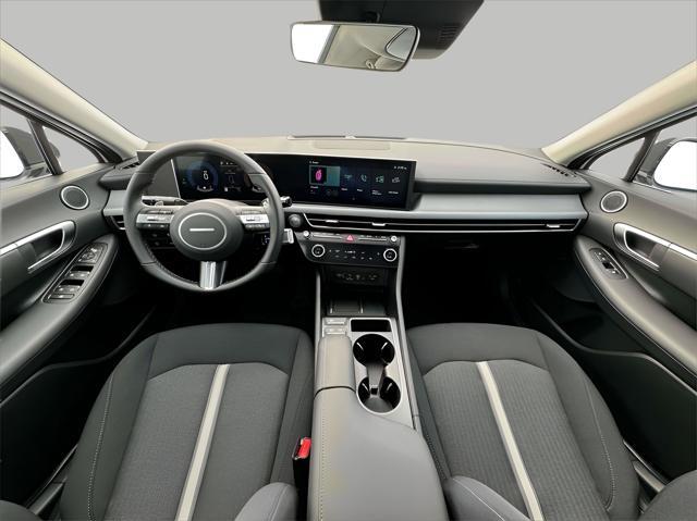 2025 Hyundai SONATA Hybrid Vehicle Photo in Green Bay, WI 54304