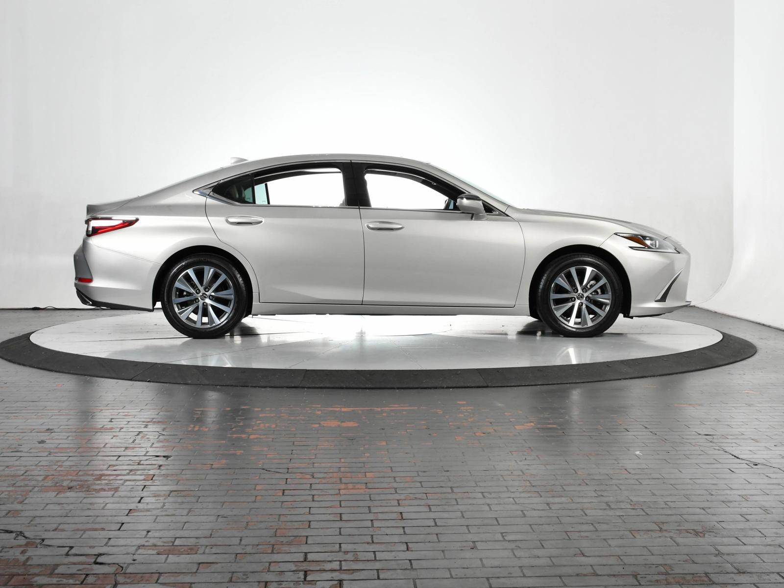 2020 Lexus ES 350 Vehicle Photo in DALLAS, TX 75235