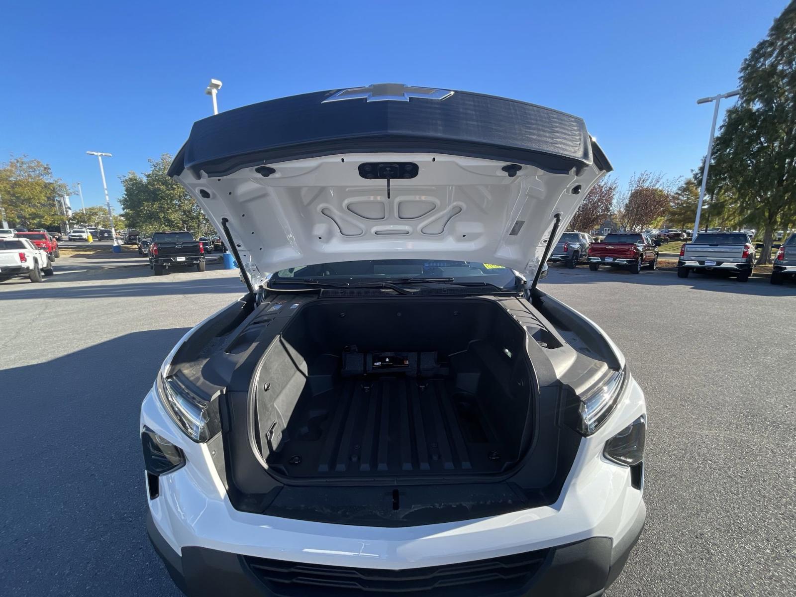 2024 Chevrolet Silverado EV Vehicle Photo in BENTONVILLE, AR 72712-4322