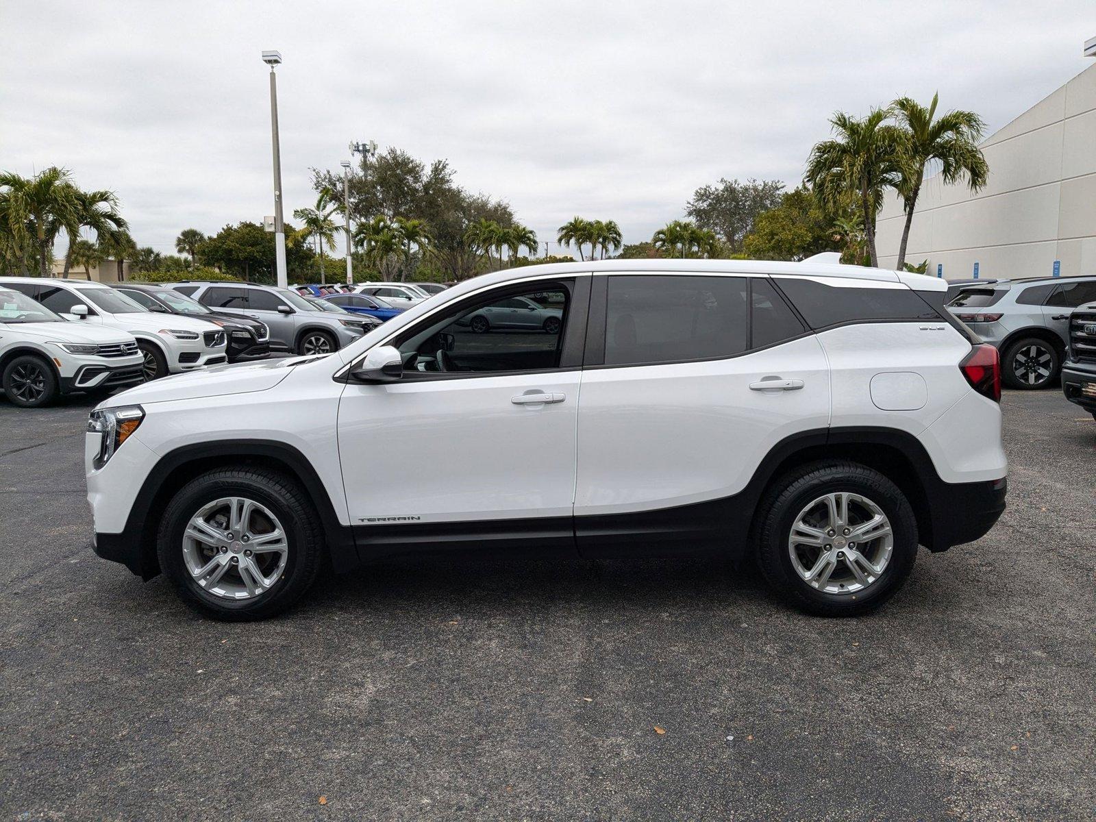 2022 GMC Terrain Vehicle Photo in Miami, FL 33015