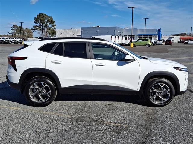 2025 Chevrolet Trax Vehicle Photo in BERLIN, MD 21811-1121