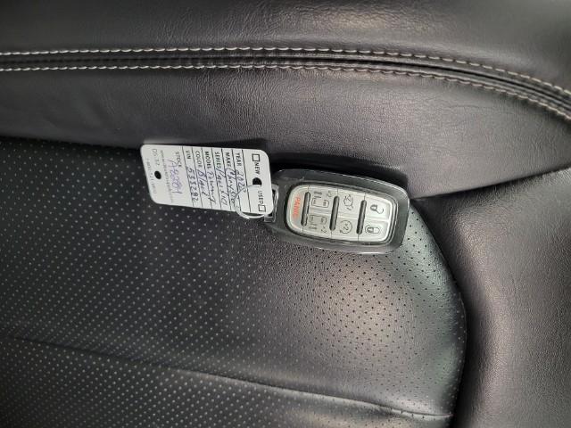 2023 Chrysler Pacifica Vehicle Photo in Green Bay, WI 54304