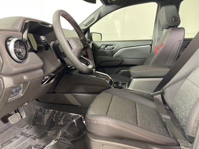 2025 Chevrolet Colorado Vehicle Photo in PHOENIX, AZ 85014-3381