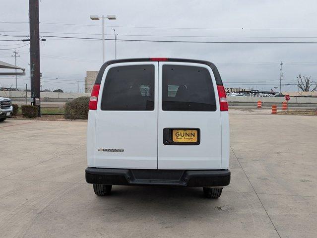 2022 Chevrolet Express Passenger 3500 Vehicle Photo in SELMA, TX 78154-1460