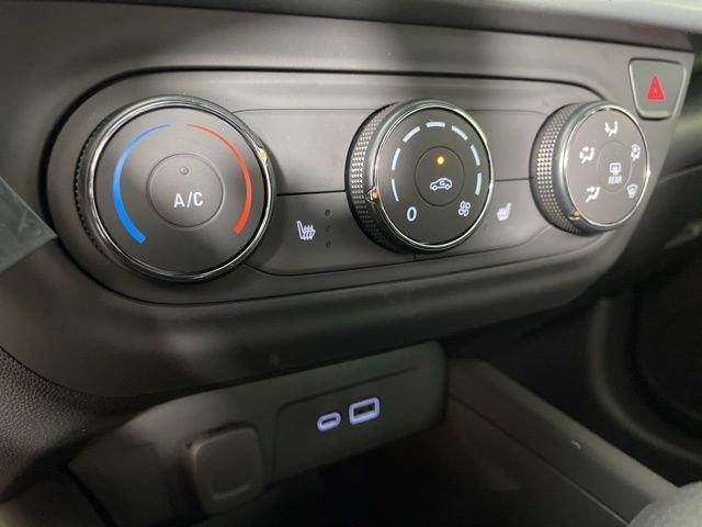 2025 Chevrolet Trax Vehicle Photo in PHOENIX, AZ 85014-3381