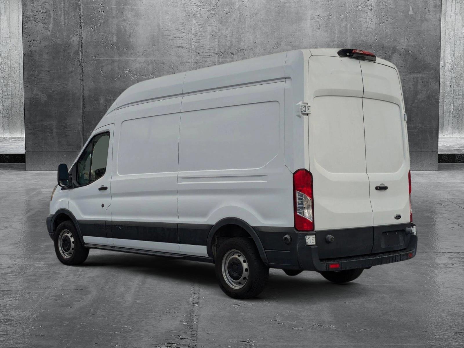 2018 Ford Transit Van Vehicle Photo in St. Petersburg, FL 33713