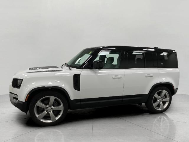 2024 Defender Vehicle Photo in Appleton, WI 54913