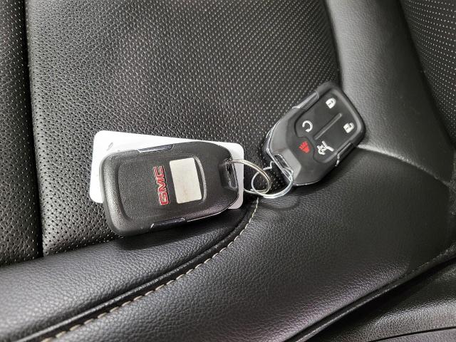2023 GMC Acadia Vehicle Photo in APPLETON, WI 54914-4656