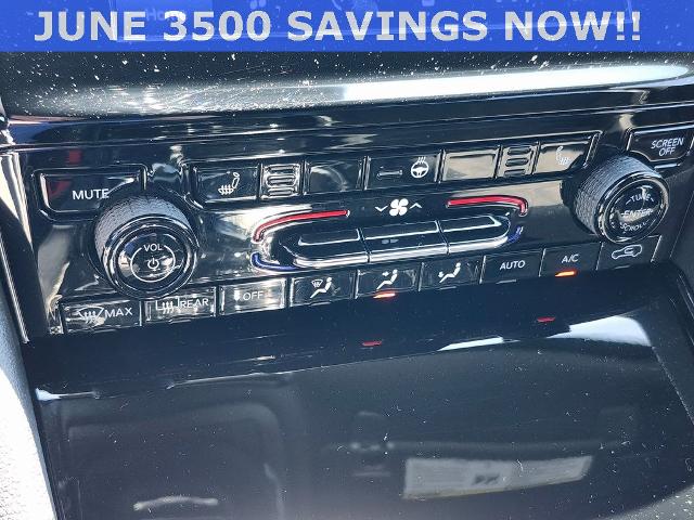 2023 Jeep Grand Cherokee L Vehicle Photo in GREEN BAY, WI 54304-5303