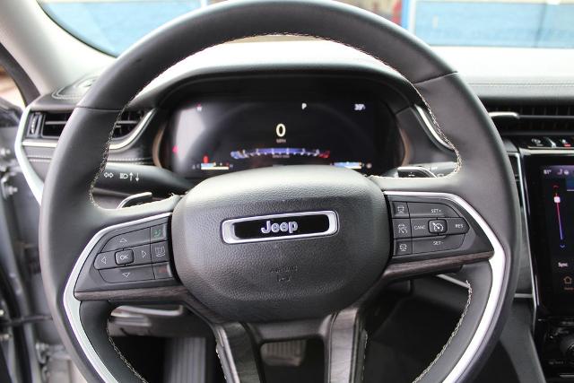 2023 Jeep Grand Cherokee L Vehicle Photo in Cedar Rapids, IA 52402