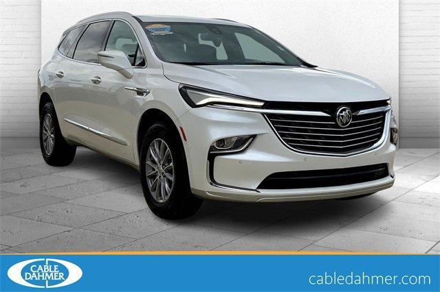 2024 Buick Enclave Vehicle Photo in TOPEKA, KS 66609-0000