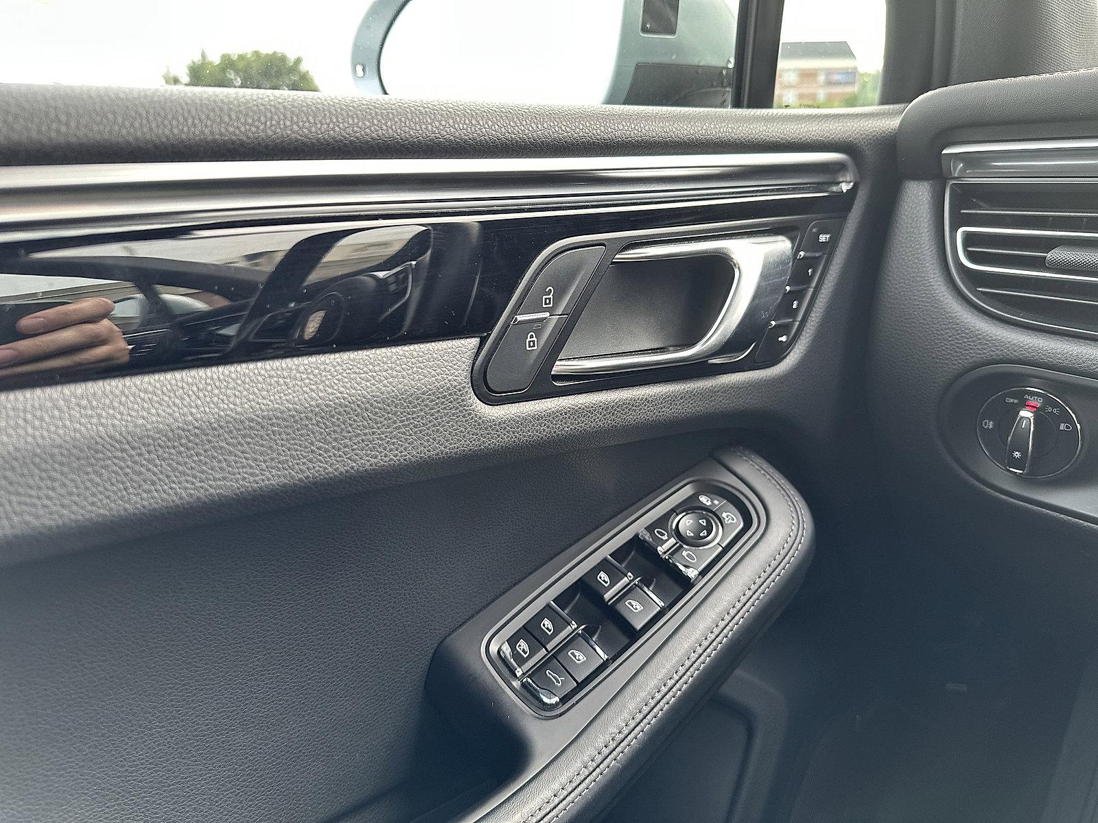 2020 Porsche Macan Vehicle Photo in Lancaster, PA 17601