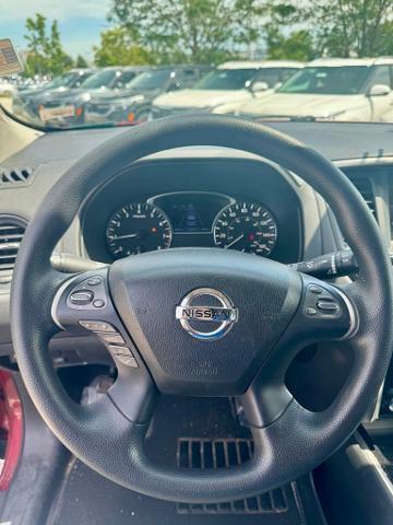 2017 Nissan Pathfinder Vehicle Photo in Lees Summit, MO 64086