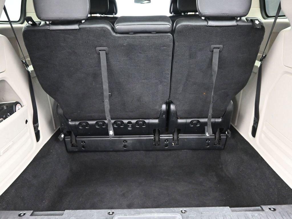 2014 Chrysler Town & Country Vehicle Photo in Cedar Rapids, IA 52402