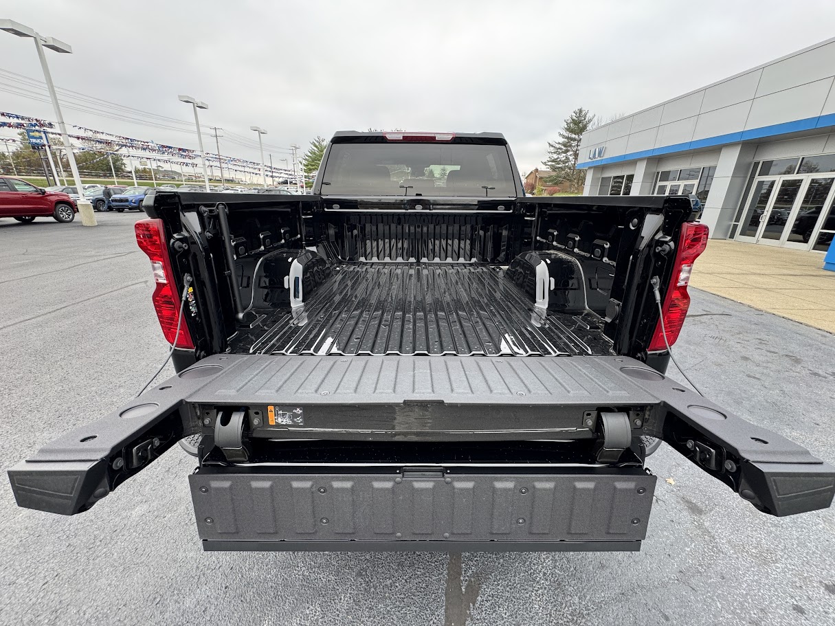 2025 Chevrolet Silverado 1500 Vehicle Photo in BOONVILLE, IN 47601-9633