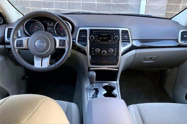 2013 Jeep Grand Cherokee Vehicle Photo in KANSAS CITY, MO 64114-4502