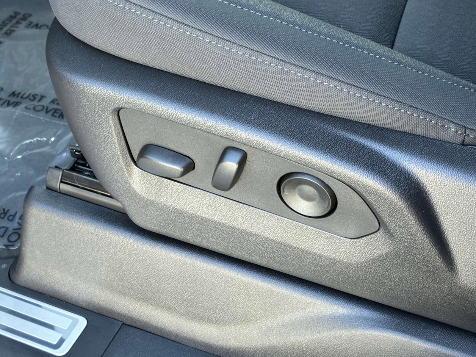 2025 Chevrolet Silverado 2500 HD Vehicle Photo in LOS ANGELES, CA 90007-3794