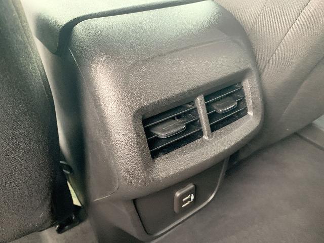 2022 Chevrolet Equinox Vehicle Photo in MOON TOWNSHIP, PA 15108-2571