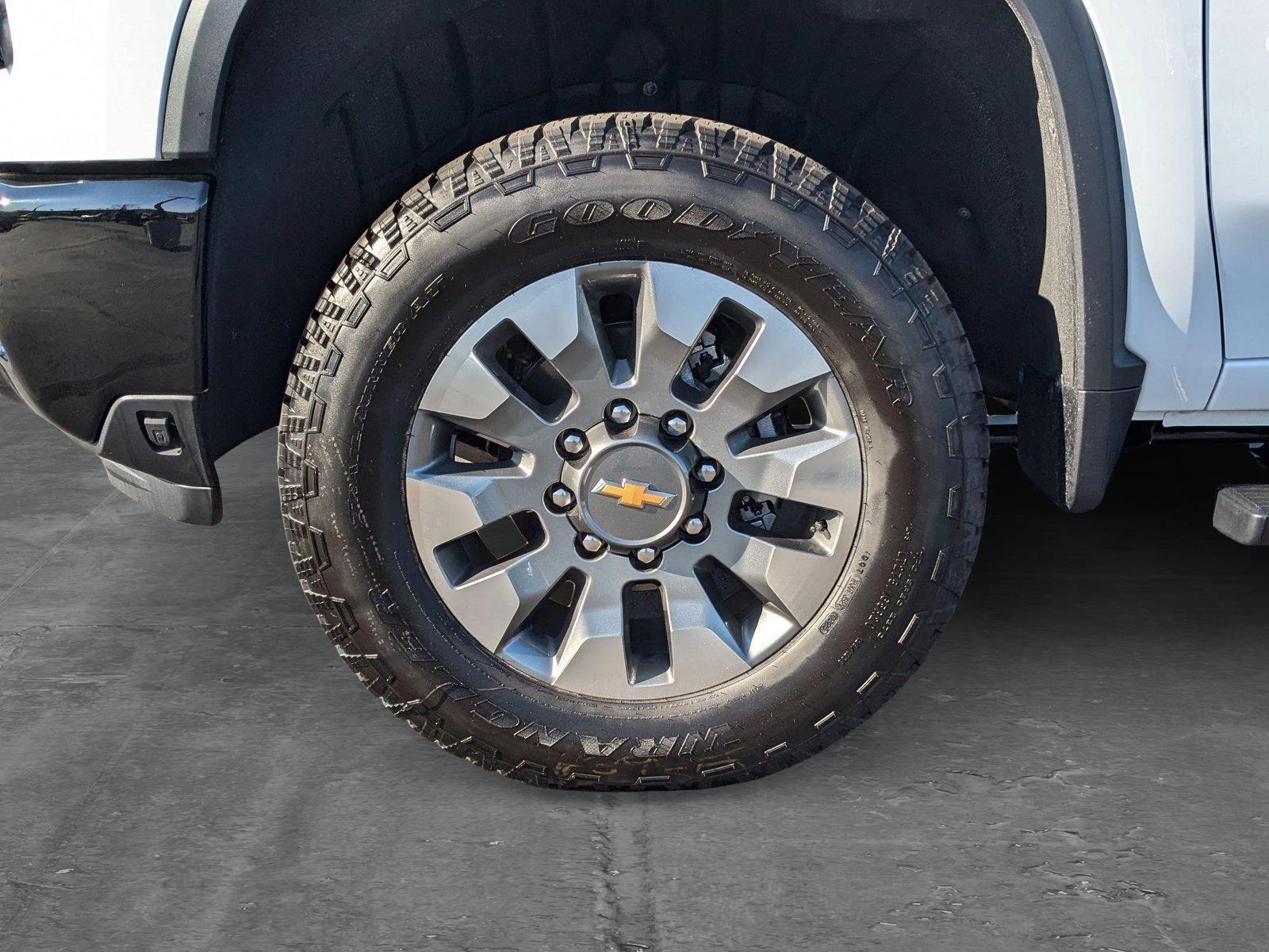 2025 Chevrolet Silverado 2500 HD Vehicle Photo in VALENCIA, CA 91355-1705