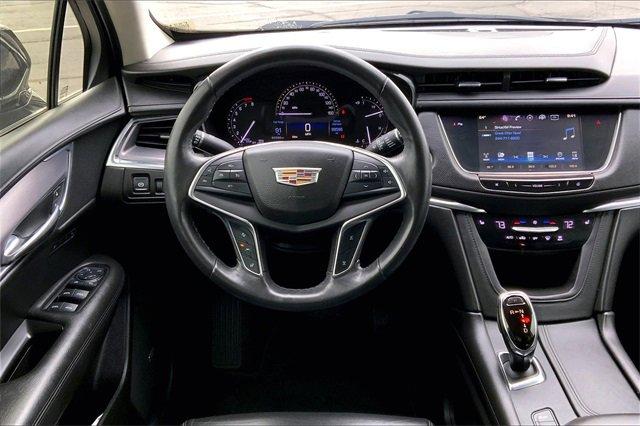 2017 Cadillac XT5 Vehicle Photo in TOPEKA, KS 66609-0000