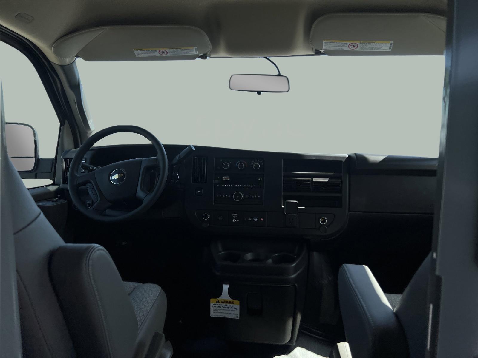2025 Chevrolet Express Cargo 2500 Vehicle Photo in GEORGETOWN, TX 78626-7508