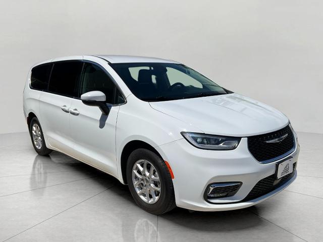 2023 Chrysler Pacifica Vehicle Photo in Kaukauna, WI 54130