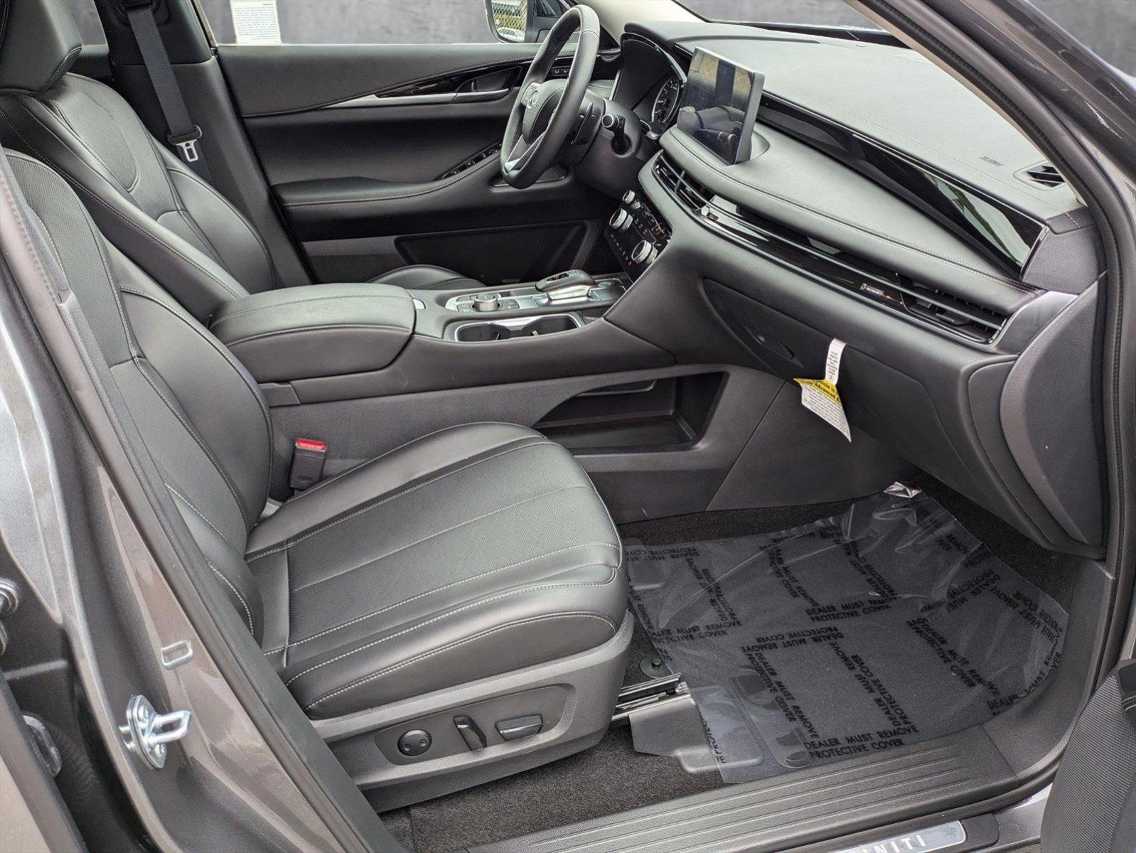 2025 INFINITI QX60 Vehicle Photo in Valencia, CA 91355-1794