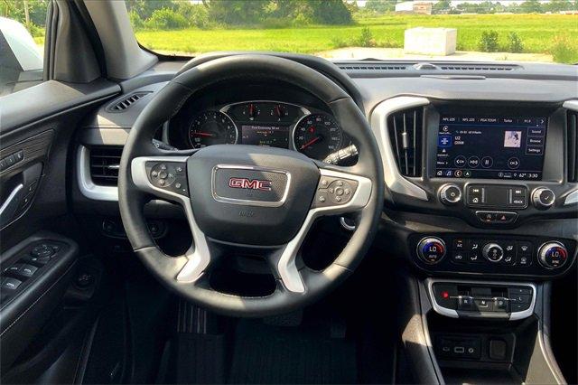 2024 GMC Terrain Vehicle Photo in TOPEKA, KS 66609-0000
