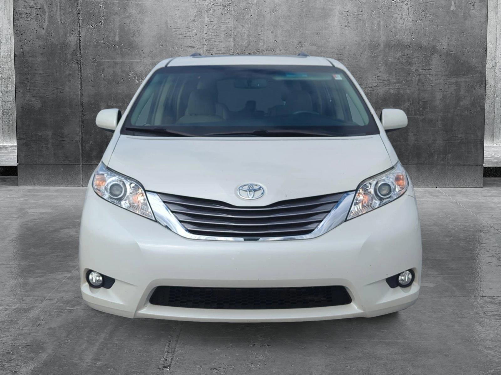 2017 Toyota Sienna Vehicle Photo in Ft. Myers, FL 33907