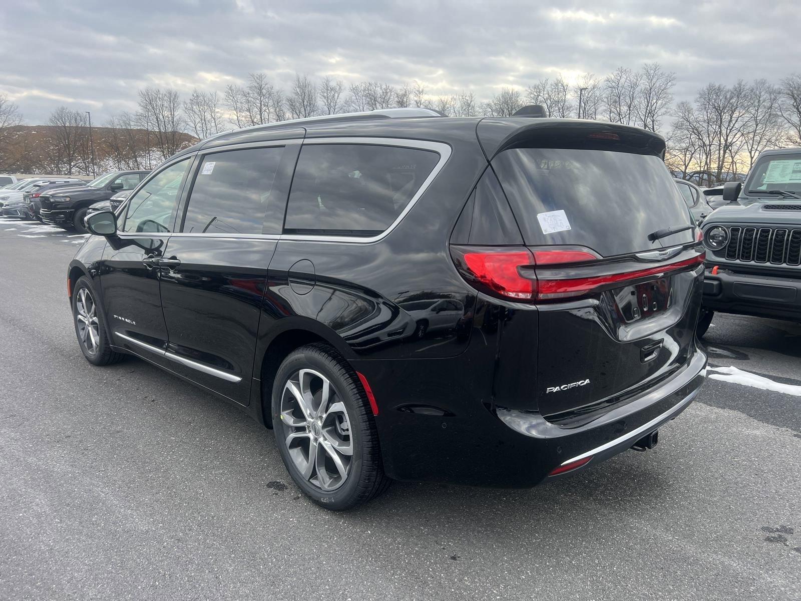 2025 Chrysler Pacifica Vehicle Photo in Mechanicsburg, PA 17050-1707
