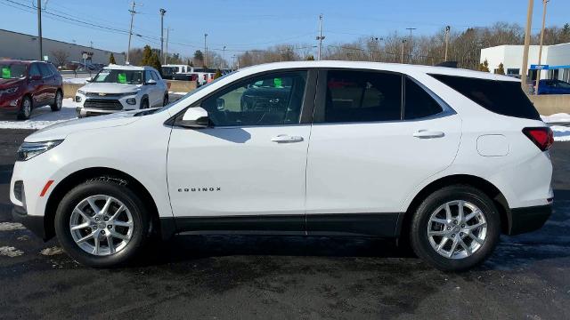 2022 Chevrolet Equinox Vehicle Photo in MOON TOWNSHIP, PA 15108-2571