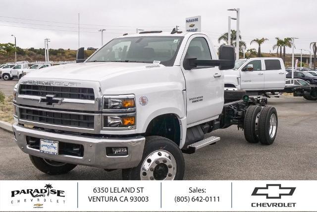 2023 Chevrolet Silverado Chassis Cab Vehicle Photo in VENTURA, CA 93003-8585