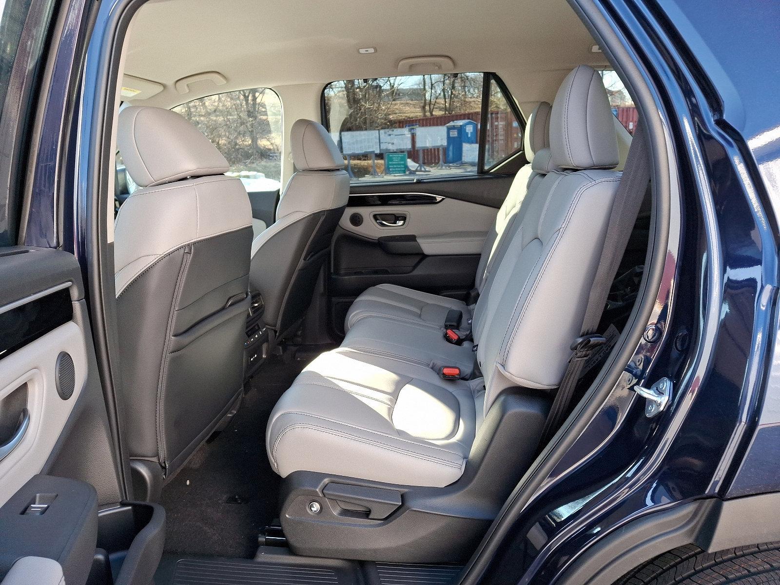 2025 Honda Pilot Vehicle Photo in Harrisburg, PA 17111