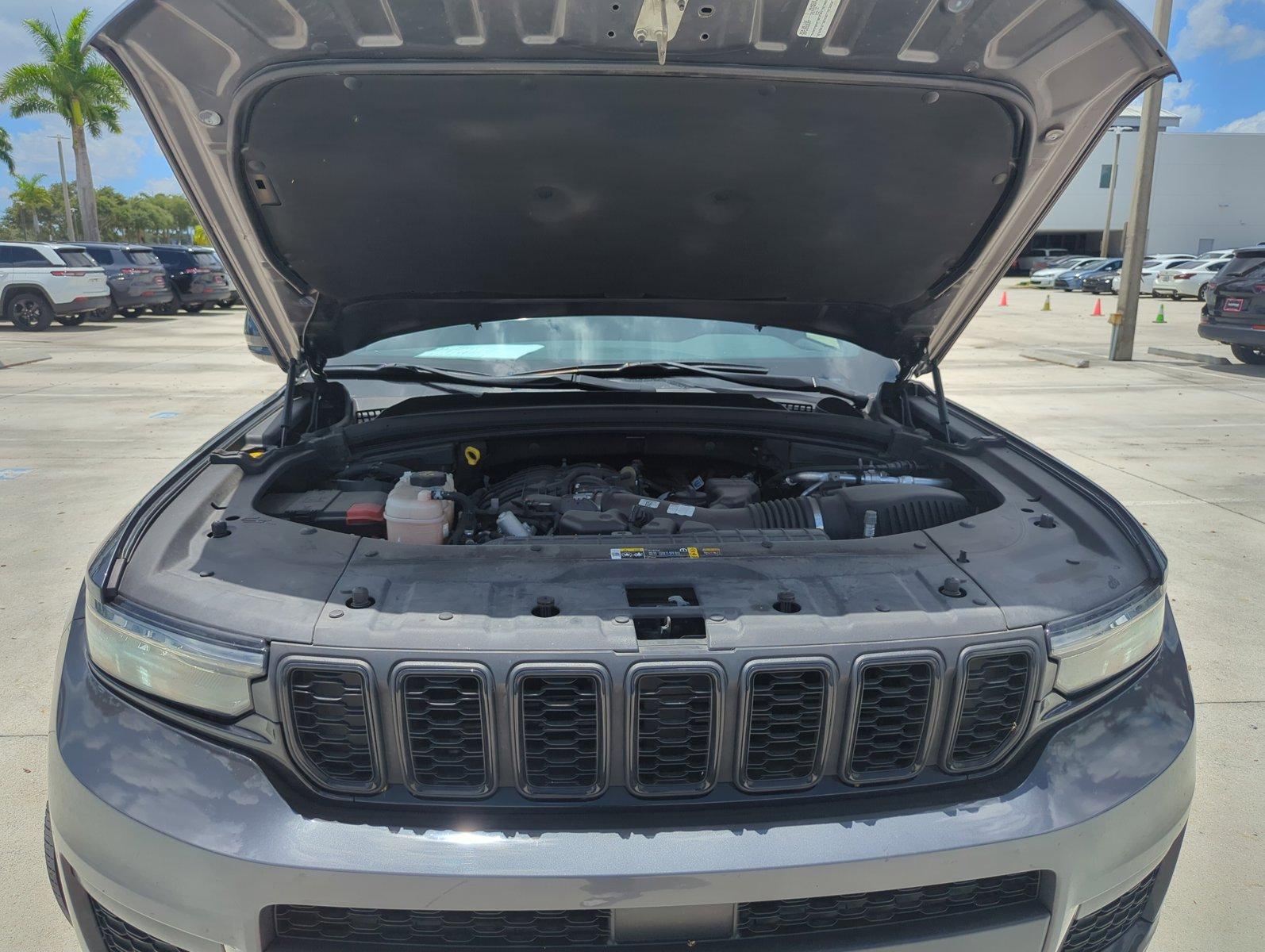 2022 Jeep Grand Cherokee L Vehicle Photo in Pembroke Pines, FL 33027
