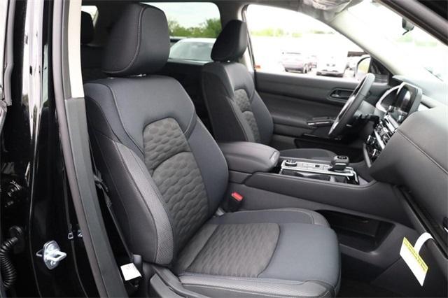 2025 Nissan Pathfinder Vehicle Photo in Hazelwood, MO 63042
