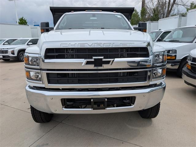 2024 Chevrolet Silverado Chassis Cab Vehicle Photo in ENGLEWOOD, CO 80113-6708