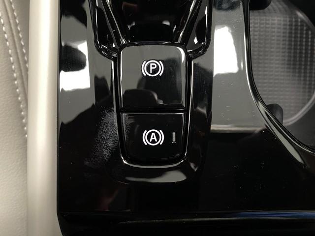 2025 Volvo XC40 Vehicle Photo in Appleton, WI 54913