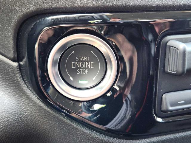 2025 GMC Sierra 2500 HD Vehicle Photo in DENTON, TX 76210-9321