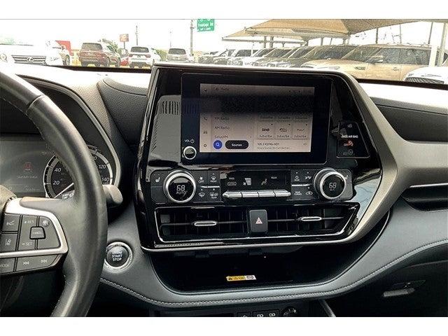 2023 Toyota Highlander Vehicle Photo in San Antonio, TX 78230