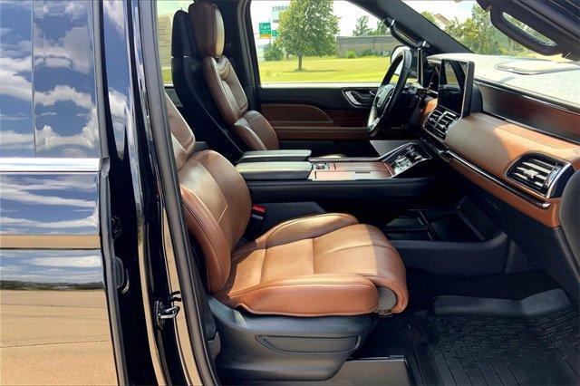 2024 Lincoln Navigator Vehicle Photo in TOPEKA, KS 66609-0000