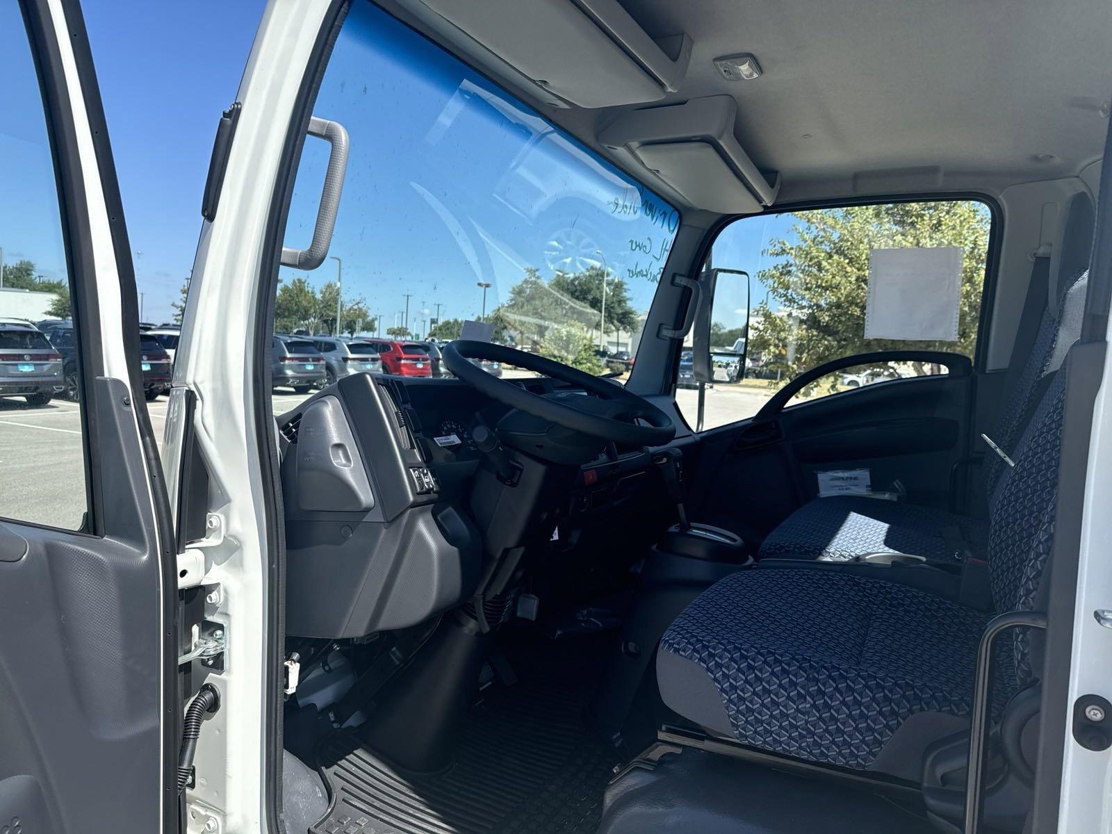 2025 Chevrolet Low Cab Forward 5500 XG Vehicle Photo in GEORGETOWN, TX 78626-7508