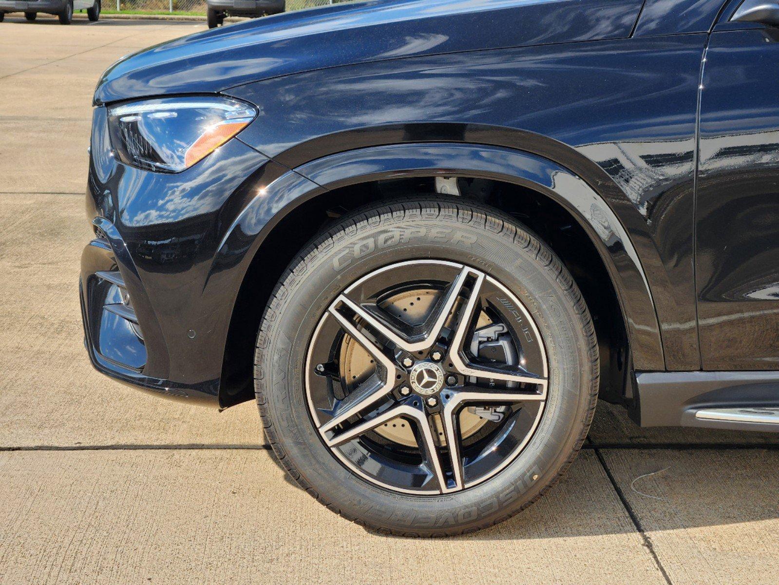 2025 Mercedes-Benz GLE Vehicle Photo in HOUSTON, TX 77079