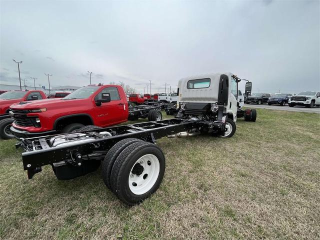 2025 Chevrolet Low Cab Forward 5500 HG Vehicle Photo in ALCOA, TN 37701-3235