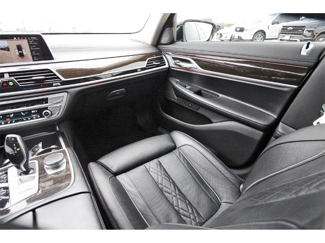 2022 BMW 740i Vehicle Photo in ROSENBERG, TX 77471