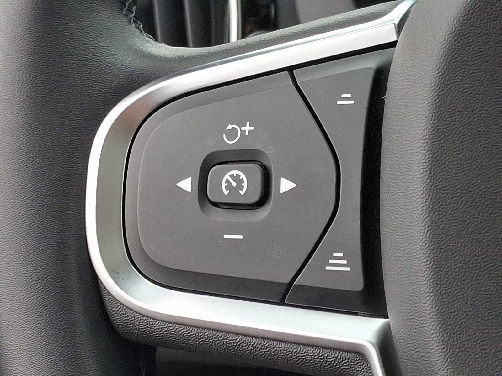 2022 Volvo XC60 Vehicle Photo in Trevose, PA 19053