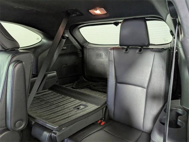 2023 Toyota Highlander Vehicle Photo in ENGLEWOOD, CO 80113-6708