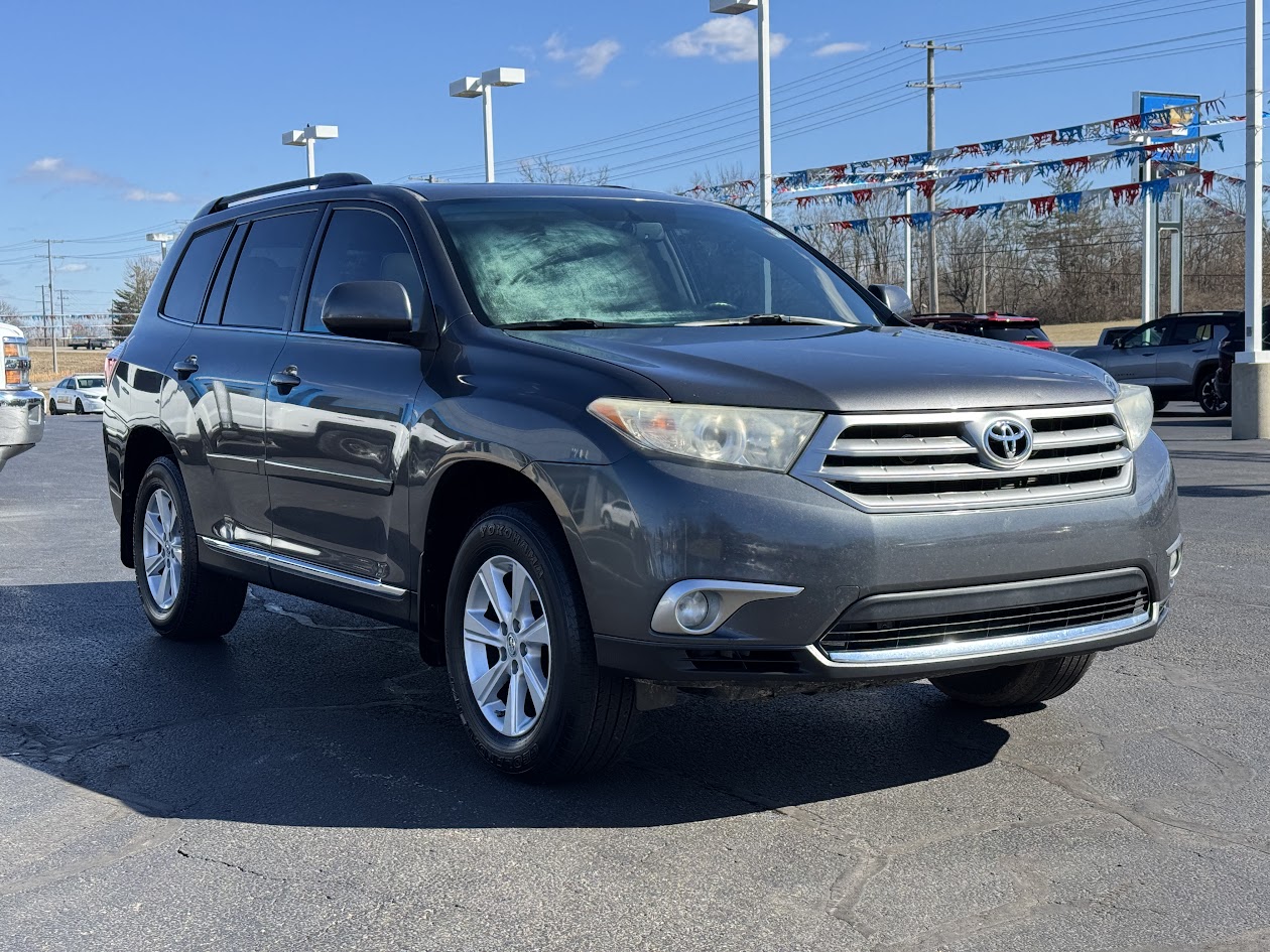 2011 Toyota Highlander Vehicle Photo in BOONVILLE, IN 47601-9633