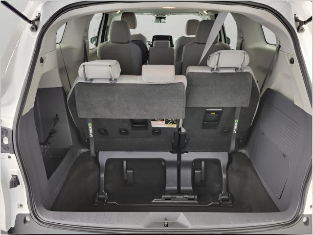 2022 Toyota Sienna Vehicle Photo in Oshkosh, WI 54904