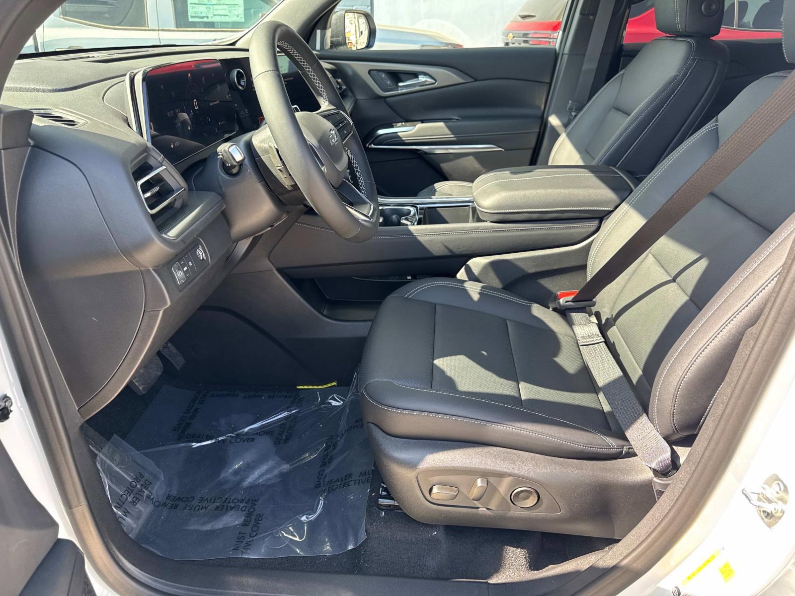 2025 Chevrolet Traverse Vehicle Photo in LOS ANGELES, CA 90007-3794
