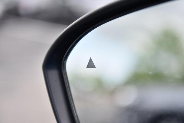 2025 Nissan Kicks Vehicle Photo in Ballwin, MO 63011